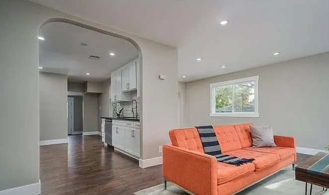6834 Nestle Ave — Photo 6