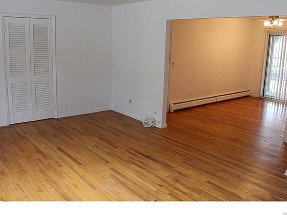 3rd image of 31 Bon Aire Cir APT 8207