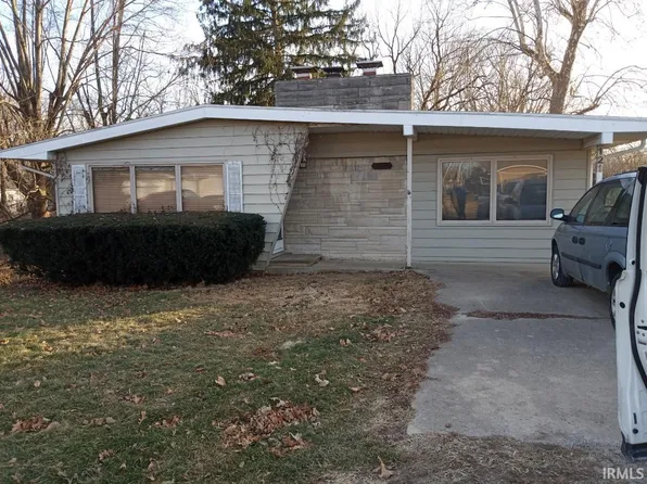 121 S McCullum St, Knightstown, IN 46148
