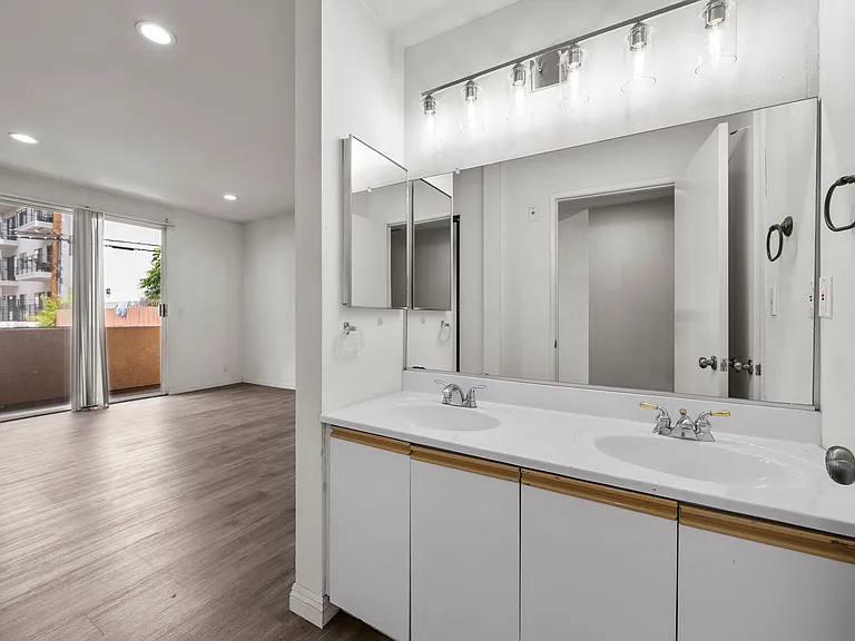 Entrance to Master Bedroom