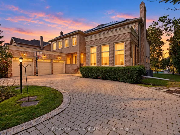 28 Renaissance Ct W, Vaughan, ON L4J 7W4