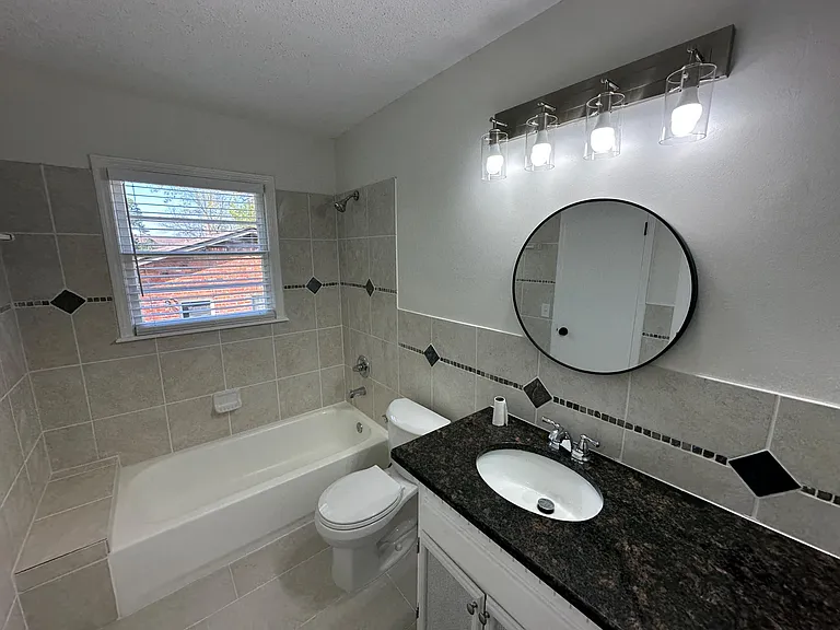 Bedroom 6 w/ ensuite bathroom