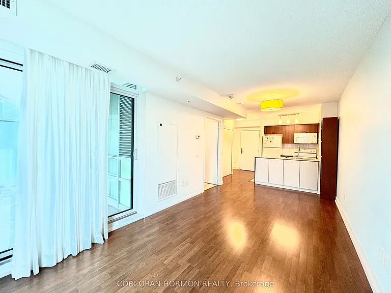 5740 Yonge St #708 — Photo 7