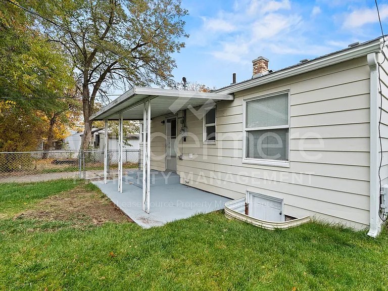 5723 N Milton St — Photo 16