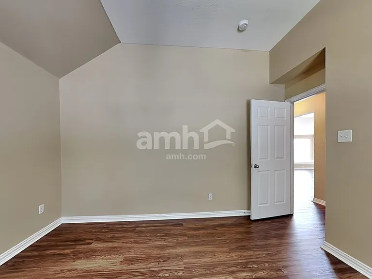 6801 Essex Dr — Photo 21