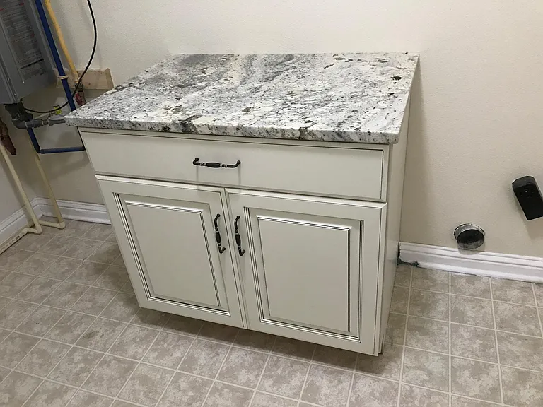 Laundry cabinet