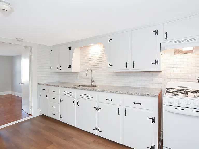 39 Bourne St #1 — Photo 25