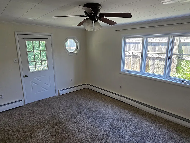 264 Roberts Ave — Photo 12