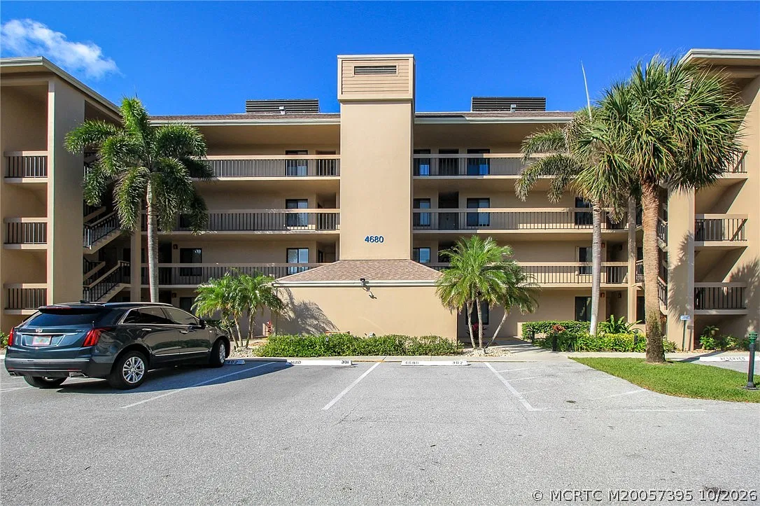 2 bed, 2.0 bath, 1032 sqft, $5,000 — Photo 3