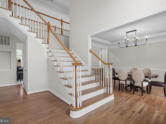 3rd image of 9220 Amber Oaks Way