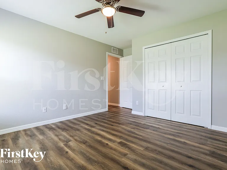 1235 Desmond St — Photo 9
