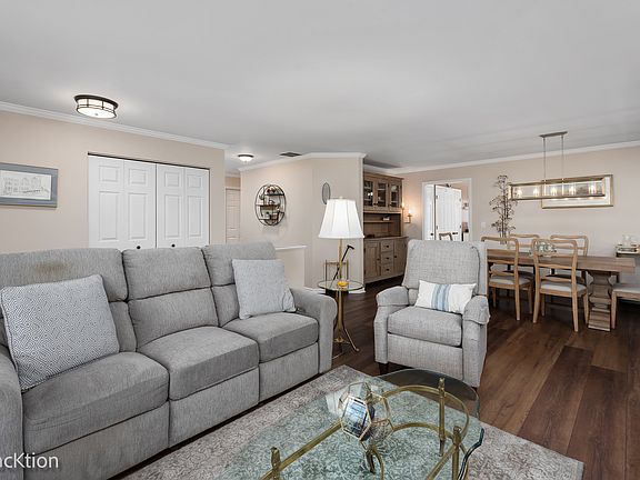 5th image of 589 Rose Ln