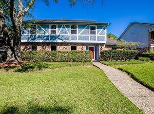 806 Suwanee Ln, Houston, TX 77090