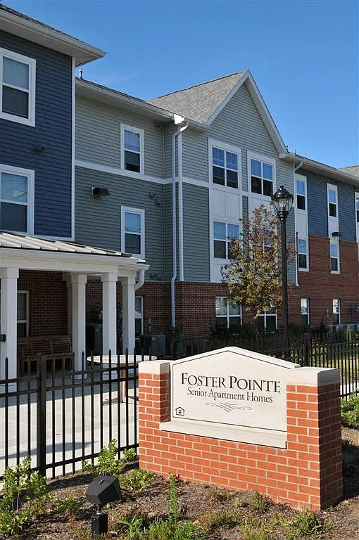Foster Pointe — Photo 2