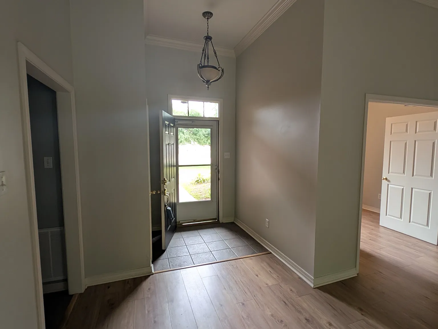 4 bed, 2008 sqft, $2,100 — Photo 4