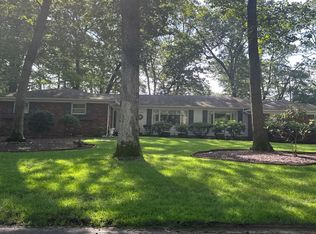 413 Carriage Ln, Wyckoff, NJ 07481