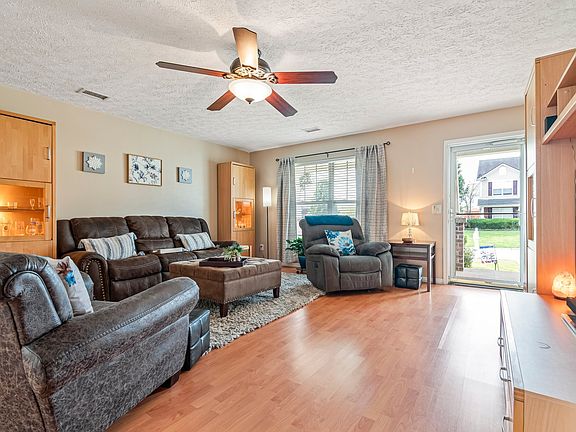 5th image of 800 Brooksdale Dr