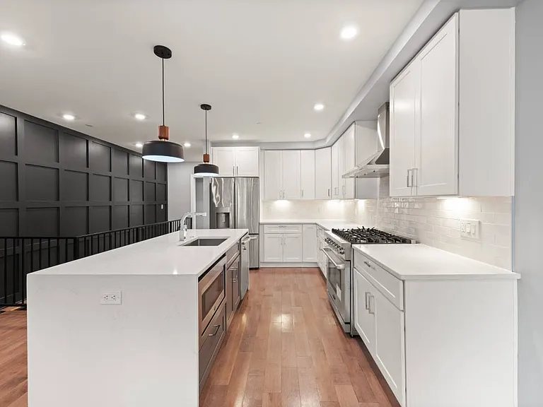 1609 Holbrook St NE #2 — Photo 1