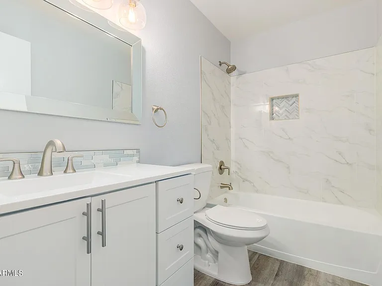 109 W Helena Dr — Photo 25