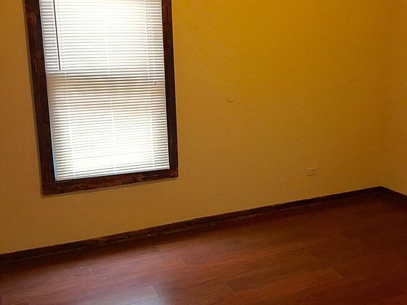 4th image of 6243 S Artesian Ave #2F