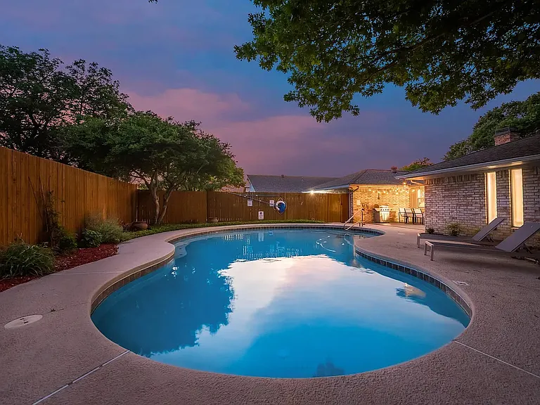 2836 Meadowbrook Dr — Photo 32