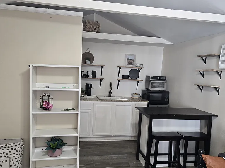 507 N Rosedale Ave #B — Photo 5