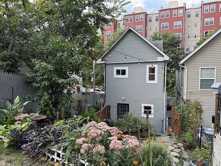 1328 Morris Rd SE — Photo 44