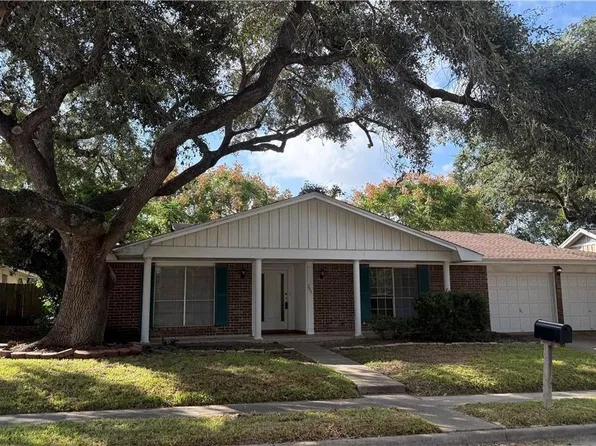 203 Longfellow Ln, Victoria, TX 77904