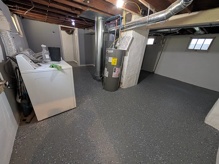 Basement - Washer/dryer machine not included with the house
*Hook-ups in the basement