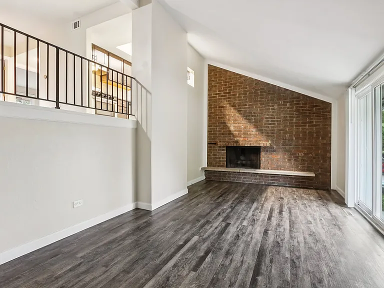 Crystal Lake Apartments — Photo 23