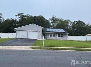 4 Patricia Ln, Sicklerville, NJ 08081