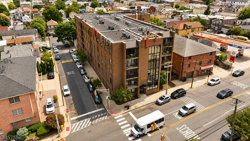 2 bed, 2.0 bath, $2,800 — Photo 2