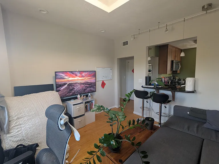 1427 Commonwealth Ave #505 — Photo 3