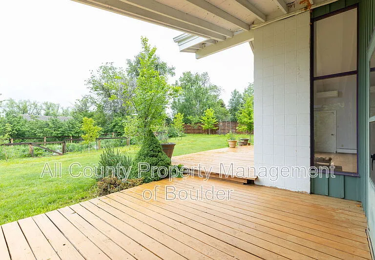 2220 Norwood Ave — Photo 5