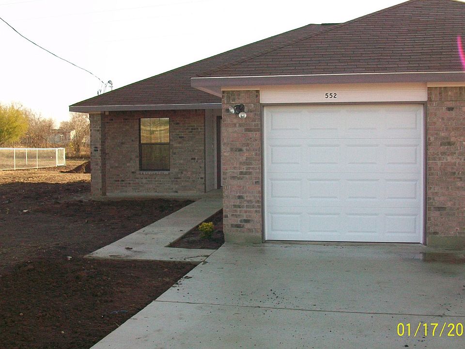 1st image of 550 Crest Circle Dr