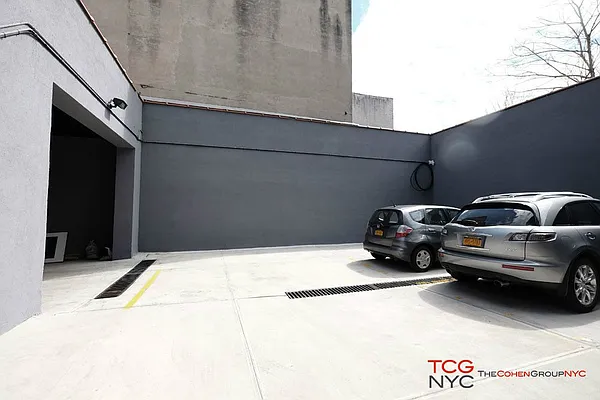 Rented by Keller Williams NYC | media 22