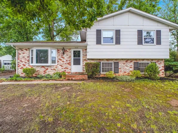 408 Deerwood Dr, Fredericksburg, VA 22401