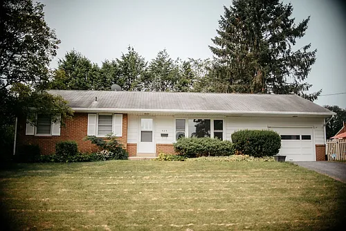 425 Spring Dr Photo 1