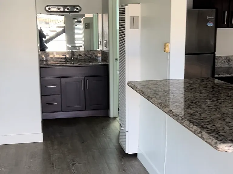 5912 Willoughby Ave #1 — Photo 8