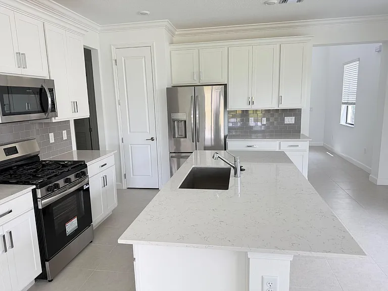 10676 NW Wilgrove Ln — Photo 4