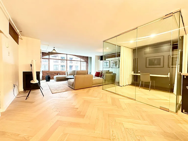 550 Beatty St #5-4 — Photo 6