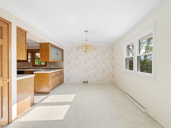 3rd image of 1720 Deerwood Cir SE