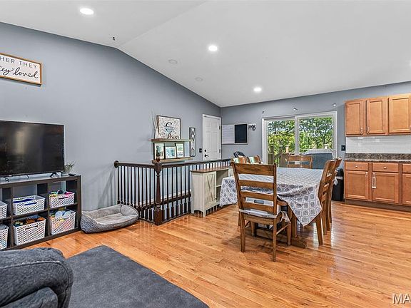 5th image of 6009 Jennifer Ln