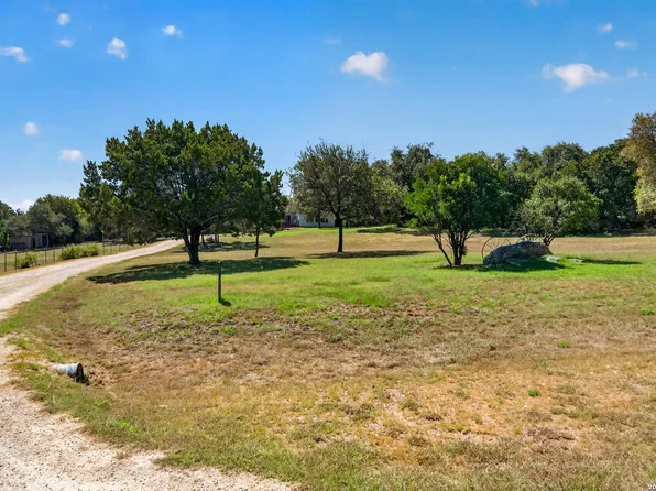 3030 Oak Hollow Dr, New Braunfels, TX 78132