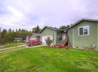 4374 Rhododendron Dr, Oak Harbor, WA 98277