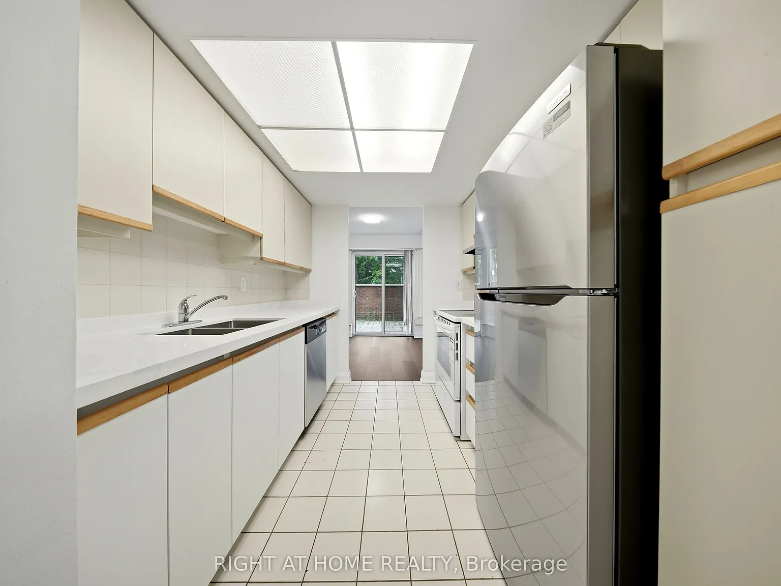 2 bed, $2,850 — Photo 4