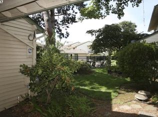 555 N Hayden Bay Dr #24, Portland, OR