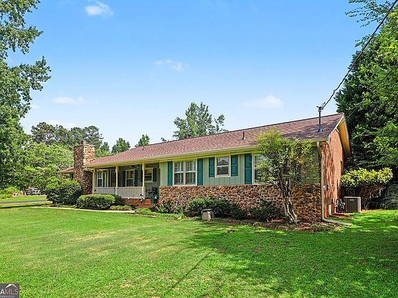 3rd image of 105 Gantt Ln