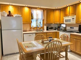 100 Crescent St #1, Auburndale, MA 02466