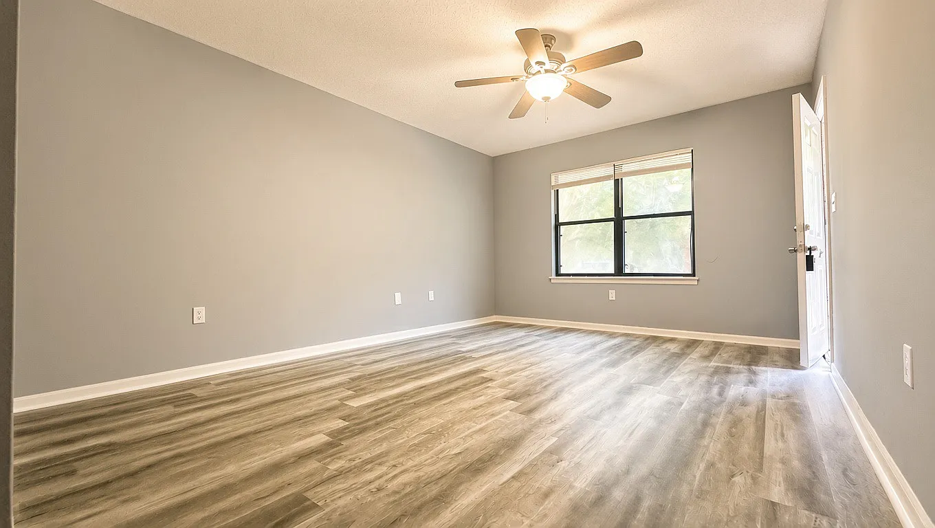 2 bed, 900 sqft, $1,645 — Photo 3
